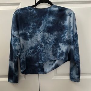 Heart & hips cropped tie dye blue long sleeve